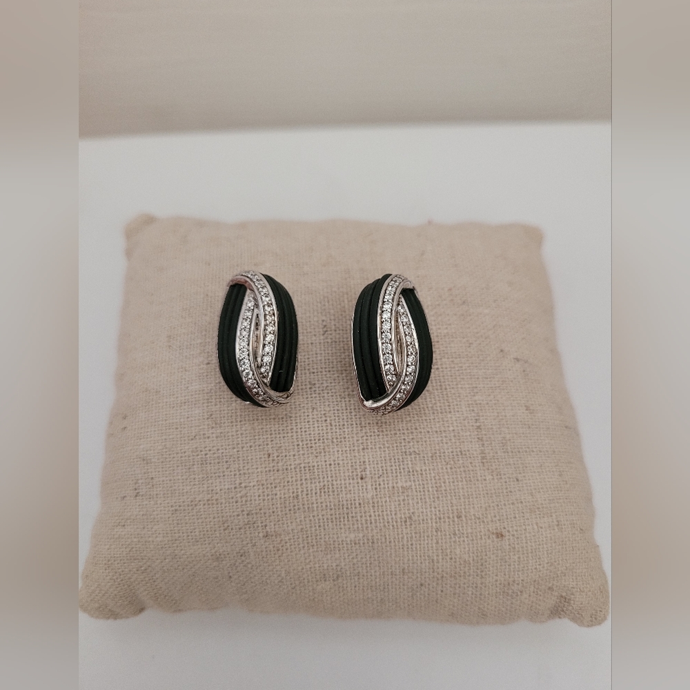 Belle Etoile Eterno Earrings